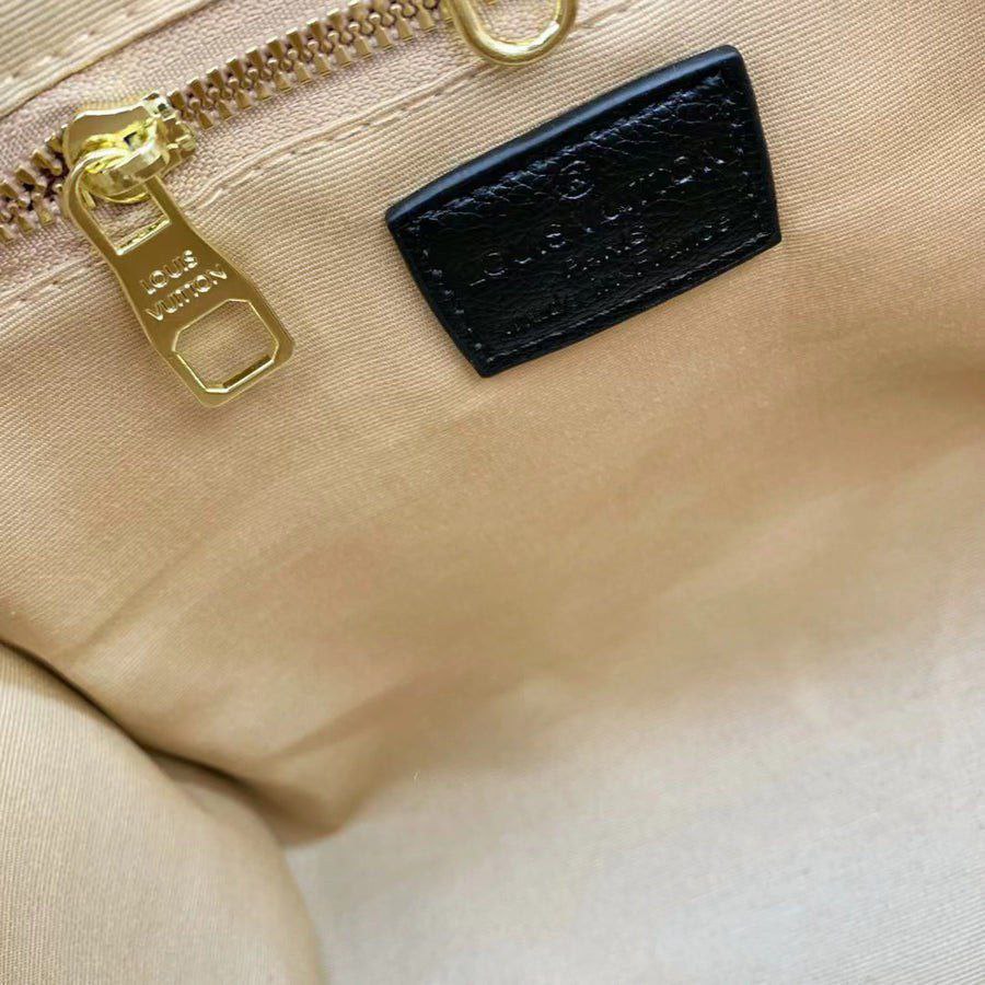 /public/uploads/photos/shares/Suzy bags/IMG_2583.jpeg